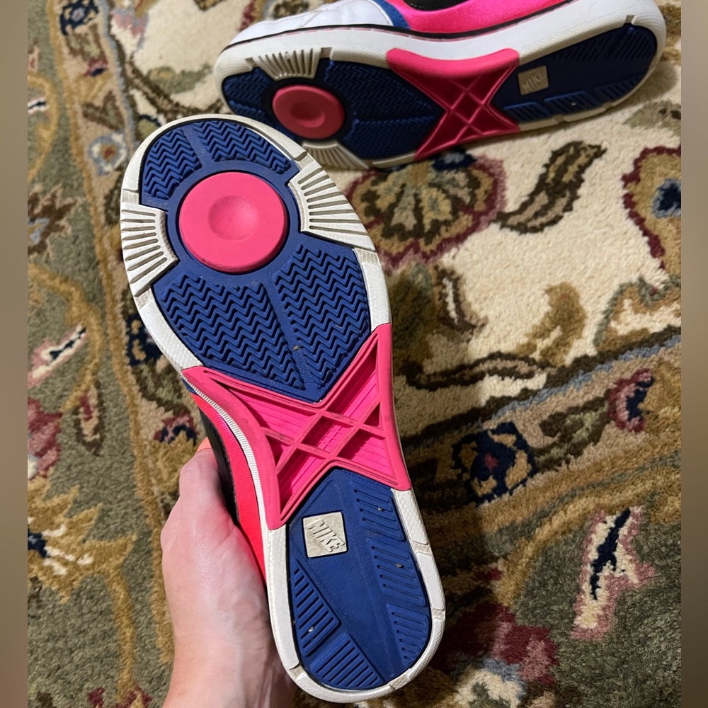 Vintage Women’s Hot Pink Blue & White Nike Shoes Size 7.5 - Picture 8 of 17